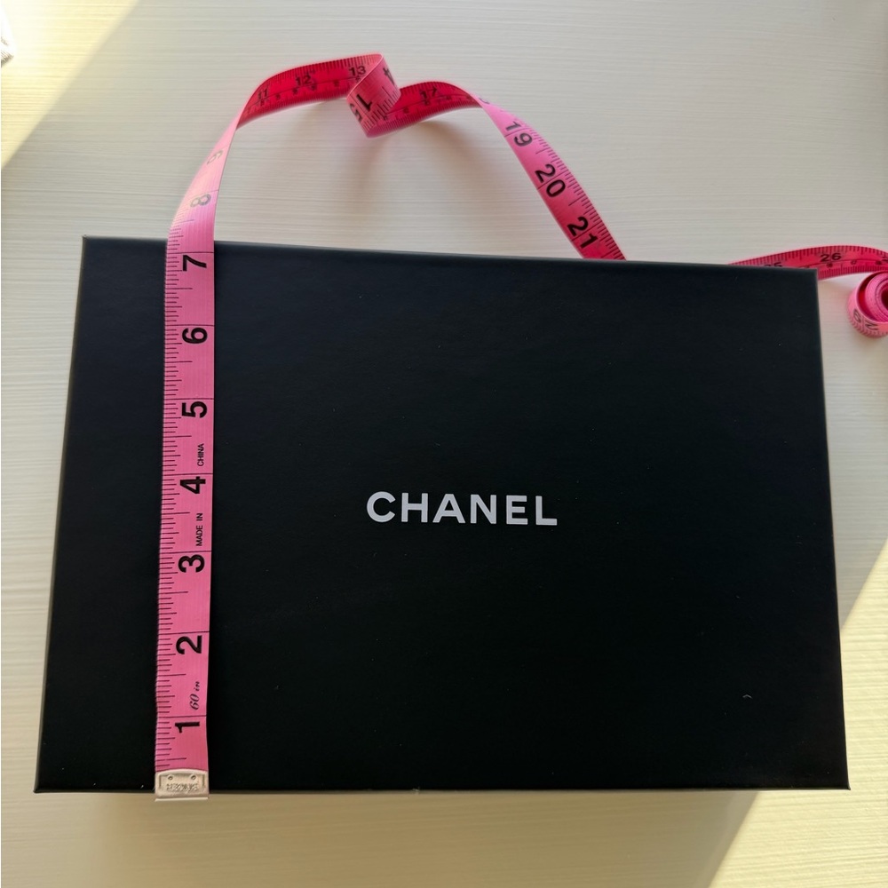 CHANEL Box 🖤 - Picture 5 of 6